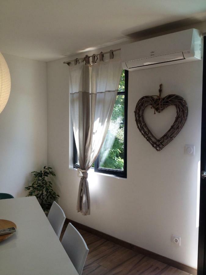Au Vieux Lavoir Avec Parking Prive, Jardin , Climatisation, A 500 M De La Cite Carcassonne Eksteriør billede